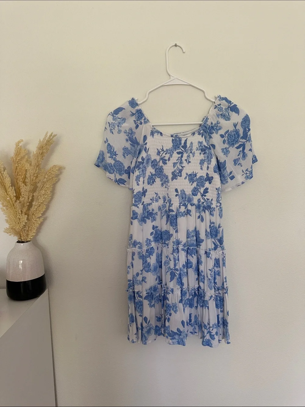 art class White and Blue Floral Smocked Dress